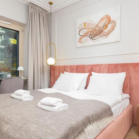 ורשה Mennica Residence Apartments By Renters Prestige מראה חיצוני תמונה