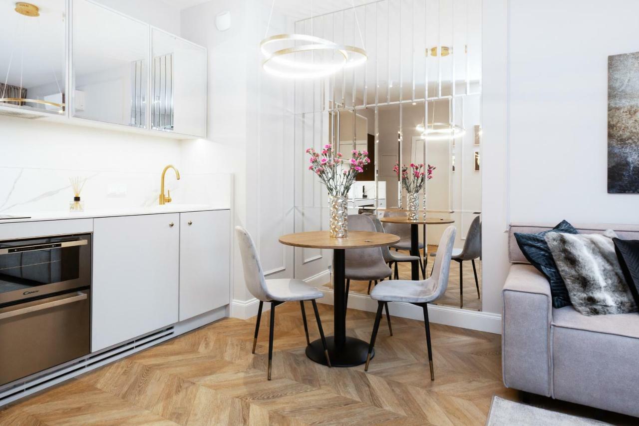ורשה Mennica Residence Apartments By Renters Prestige מראה חיצוני תמונה