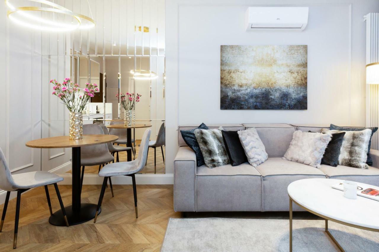 ורשה Mennica Residence Apartments By Renters Prestige מראה חיצוני תמונה